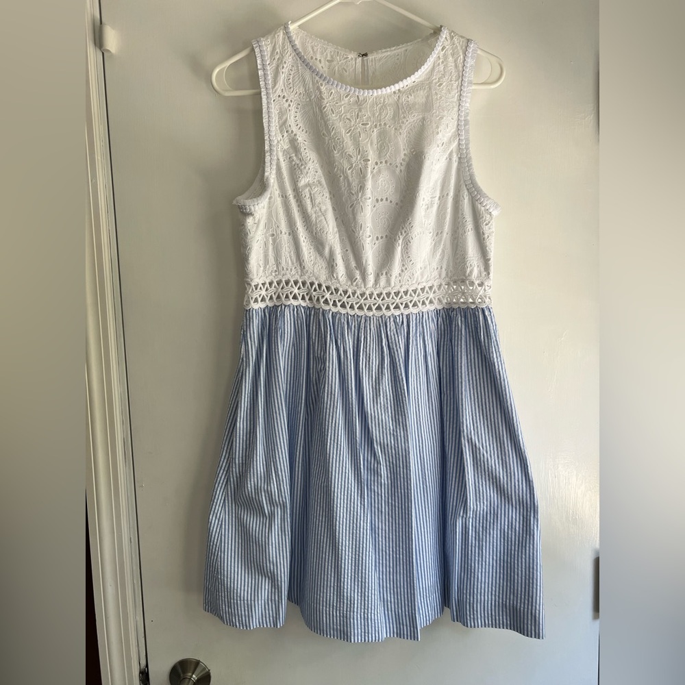 NWOT Lily Pullitzer Seersucker and Lace dress w/cutouts (Alicia Dress)